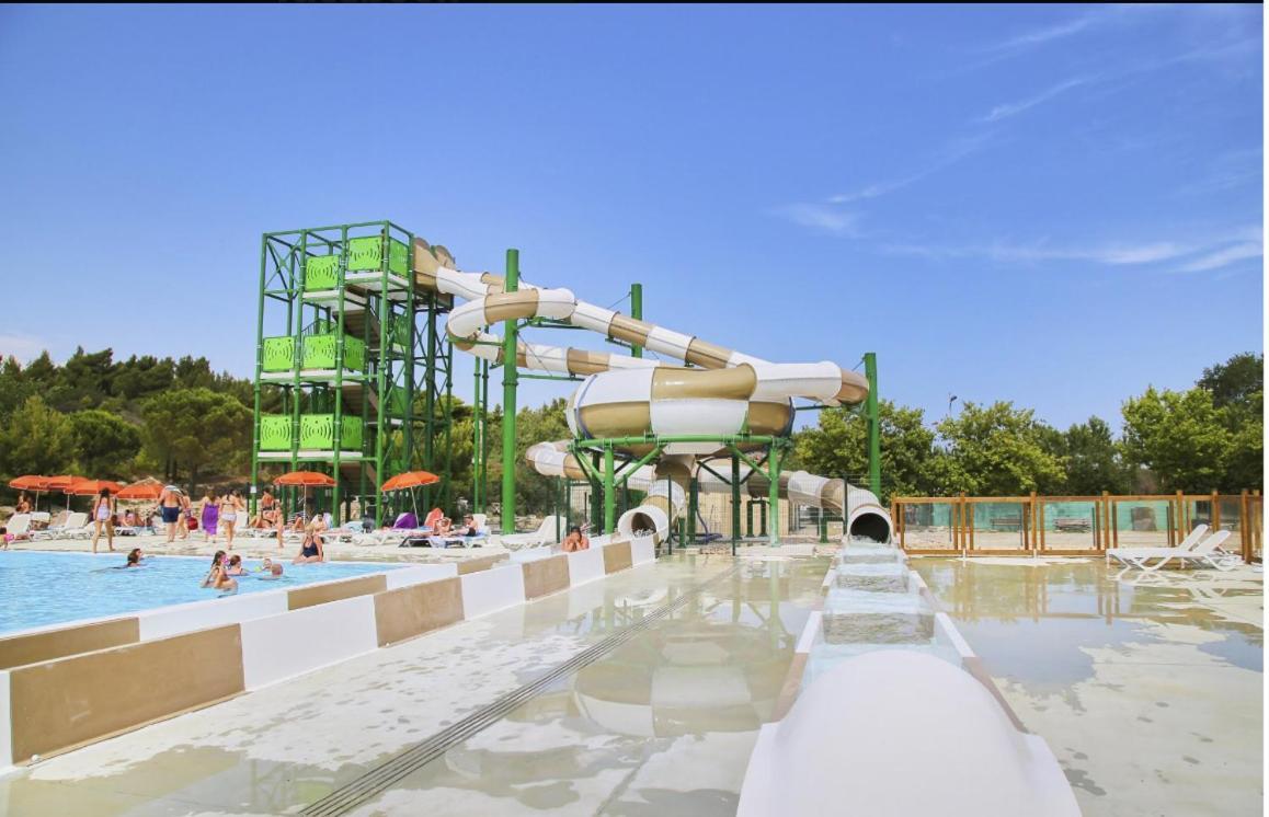 Mobil-Home 6 Personnes - Camping La Falaise 4* / Piscine / Club Enfants / Spa / Restaurant / Animations Нарбон Екстериор снимка